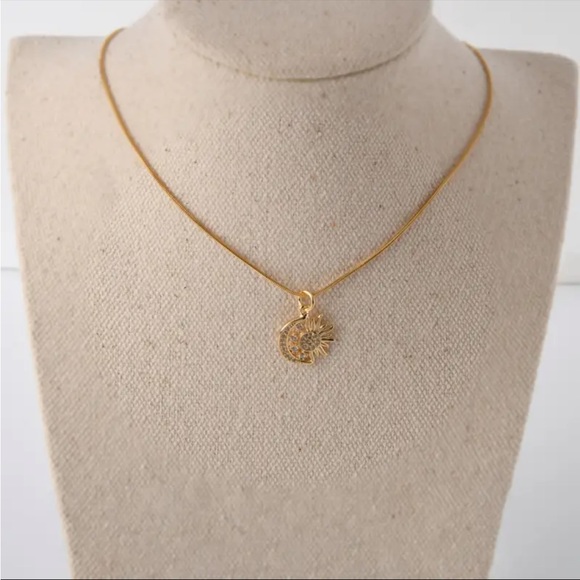 Moon & Sun Shape Pendant Necklace Shiny Elegant Neck Chain Jewelry - Picture 2 of 5